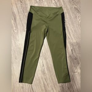 Pink active leggings - green